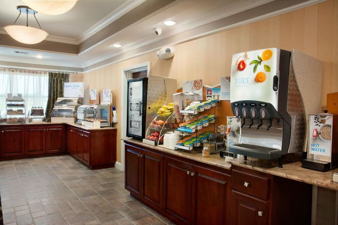 Imagen del bar/restaurante del Hotel Holiday Inn Express & Suites Florence I-95 @ Hwy 327. Foto 2
