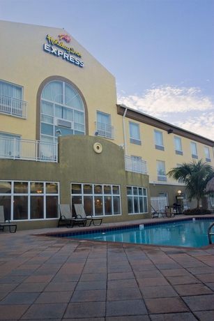 Imagen de la piscina del Hotel Holiday Inn Express & Suites Florida City-Gateway To Keys. Foto 14