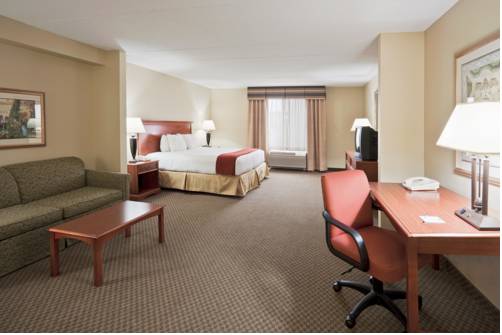 Imagen de la habitación del Hotel Holiday Inn Express & Suites Fort Wayne. Foto 9