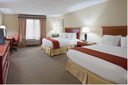 Imagen de la habitación del Hotel Holiday Inn Express & Suites Fort Wayne. Foto 12