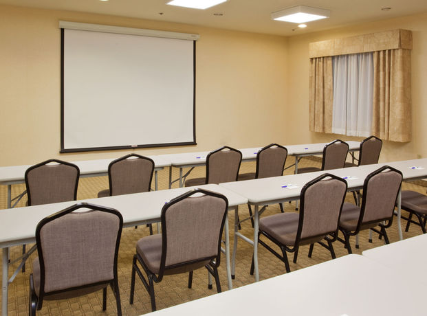 Imagen de los interiores del Hotel Holiday Inn Express & Suites Fresno (River Park) Hwy 41. Foto 12