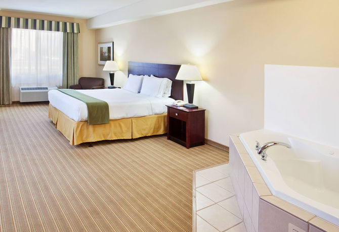 Imagen de la habitación del Hotel Holiday Inn Express & Suites Fresno (River Park) Hwy 41. Foto 5