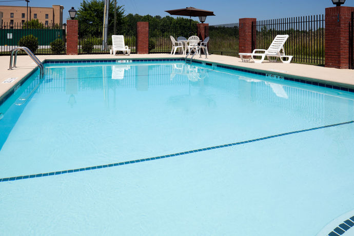 Imagen de la piscina del Hotel Holiday Inn Express & Suites Gadsden W-Near Attalla. Foto 16