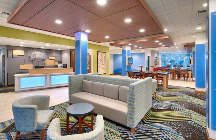 Imagen de los interiores del Hotel Holiday Inn Express & Suites Gainesville I-75. Foto 13