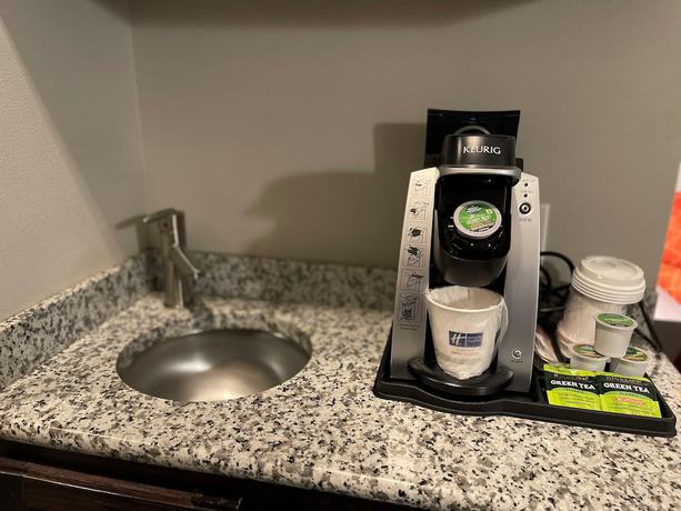 Imagen de la habitación del Hotel Holiday Inn Express & Suites Gonzales. Foto 11