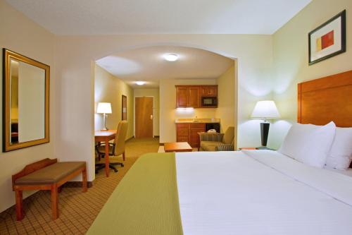 Imagen de la habitación del Hotel Holiday Inn Express & Suites Goshen. Foto 9