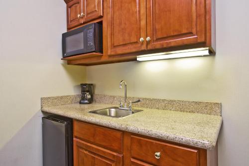 Imagen de la habitación del Hotel Holiday Inn Express & Suites Goshen. Foto 10