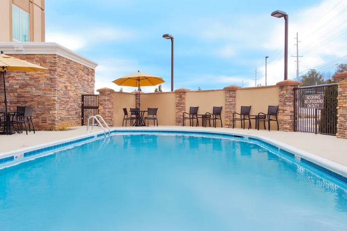 Imagen de la piscina del Hotel Holiday Inn Express & Suites Huntsville West - Research PK. Foto 19