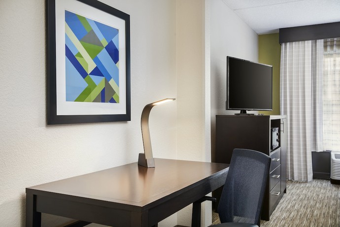 Imagen de la habitación del Hotel Holiday Inn Express & Suites Jacksonville SE- Med Ctr Area. Foto 8