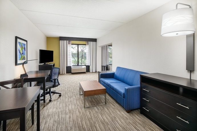 Imagen de la habitación del Hotel Holiday Inn Express & Suites Jacksonville SE- Med Ctr Area. Foto 11