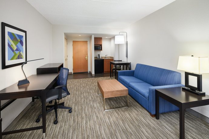 Imagen de la habitación del Hotel Holiday Inn Express & Suites Jacksonville SE- Med Ctr Area. Foto 17