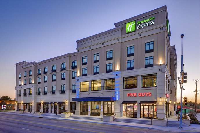 Imagen general del Hotel Holiday Inn Express & Suites Kansas City KU Medical Center. Foto 1