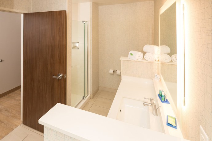 Imagen de la habitación del Hotel Holiday Inn Express & Suites La Porte. Foto 6