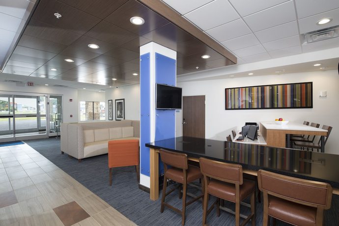 Imagen de los interiores del Hotel Holiday Inn Express & Suites La Porte. Foto 19