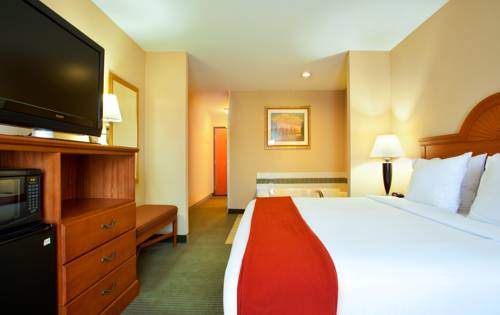 Imagen de la habitación del Hotel Holiday Inn Express & Suites Lake Zurich-Barrington. Foto 11
