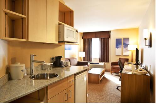 Imagen de la habitación del Hotel Holiday Inn Express & Suites Langley, an IHG. Foto 5