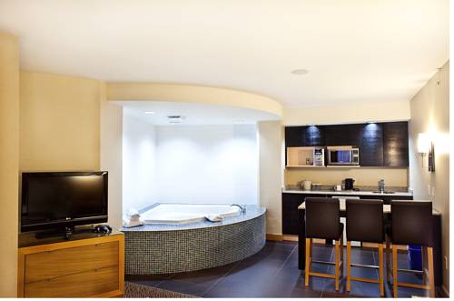 Imagen de la habitación del Hotel Holiday Inn Express & Suites Langley, an IHG. Foto 6