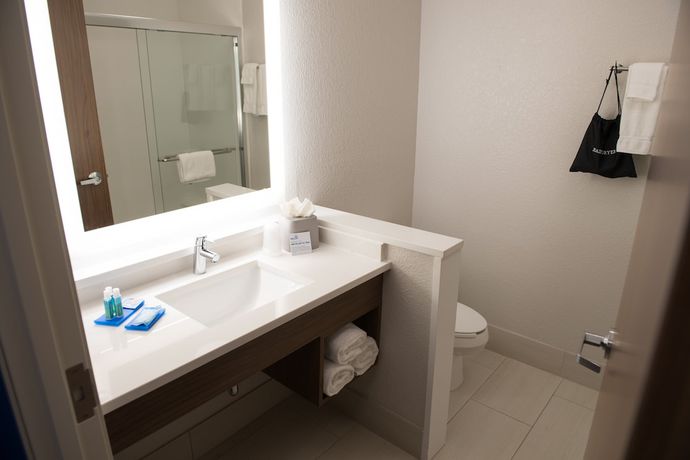 Imagen de la habitación del Hotel Holiday Inn Express & Suites - Louisville N - Jeffersonville, an IHG Hotel. Foto 9