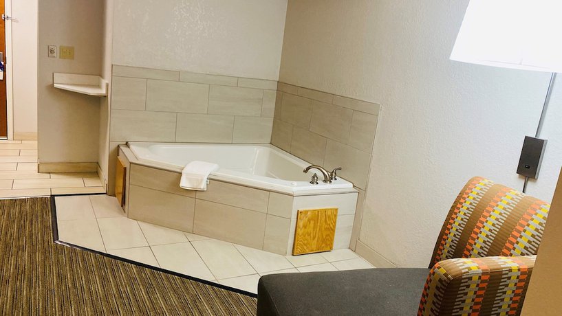 Imagen de la habitación del Hotel Holiday Inn Express & Suites Louisville South-Hillview. Foto 7
