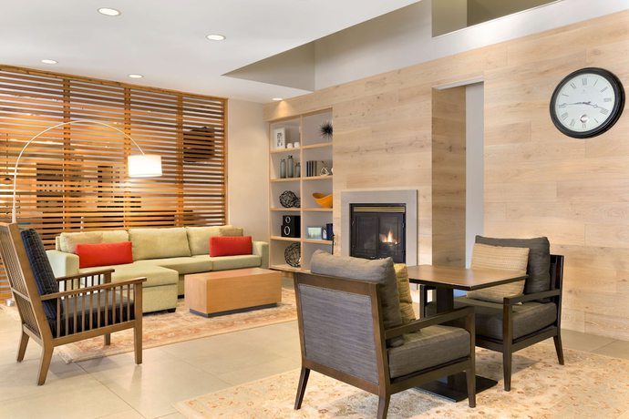 Imagen de los interiores del Hotel Holiday Inn Express & Suites Marquette. Foto 16