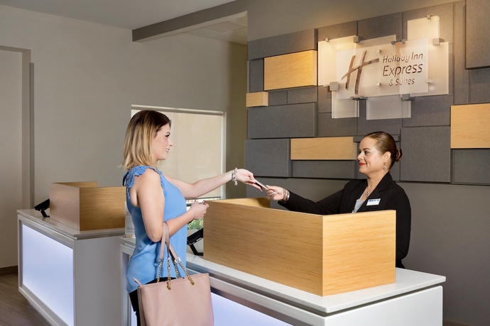 Imagen de los interiores del Hotel Holiday Inn Express & Suites McAllen - Medical Center Area. Foto 12