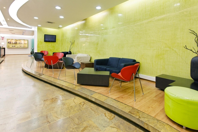 Imagen de los interiores del Hotel Holiday Inn Express & Suites Medellin. Foto 8