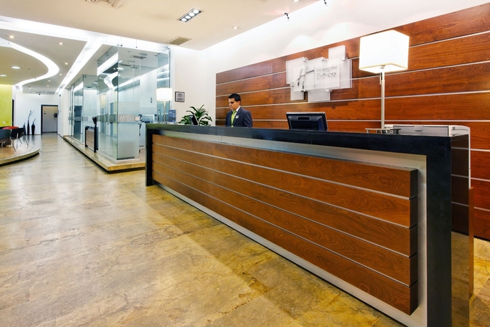Imagen de los interiores del Hotel Holiday Inn Express & Suites Medellin. Foto 15