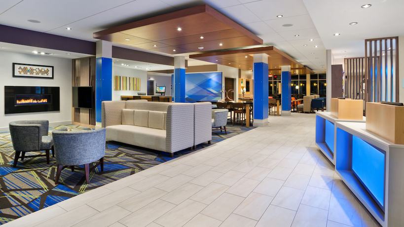 Imagen de los interiores del Hotel Holiday Inn Express & Suites Medina. Foto 15