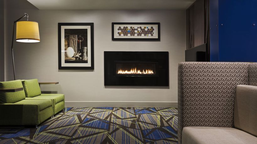 Imagen de los interiores del Hotel Holiday Inn Express & Suites Medina. Foto 16