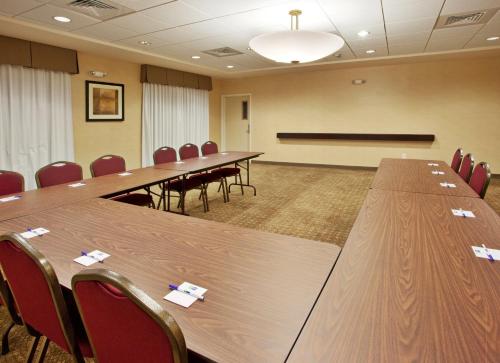 Imagen general del Hotel Holiday Inn Express & Suites Merced, an IHG. Foto 3