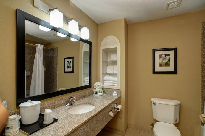 Imagen de la habitación del Hotel Holiday Inn Express & Suites Midwest City. Foto 16