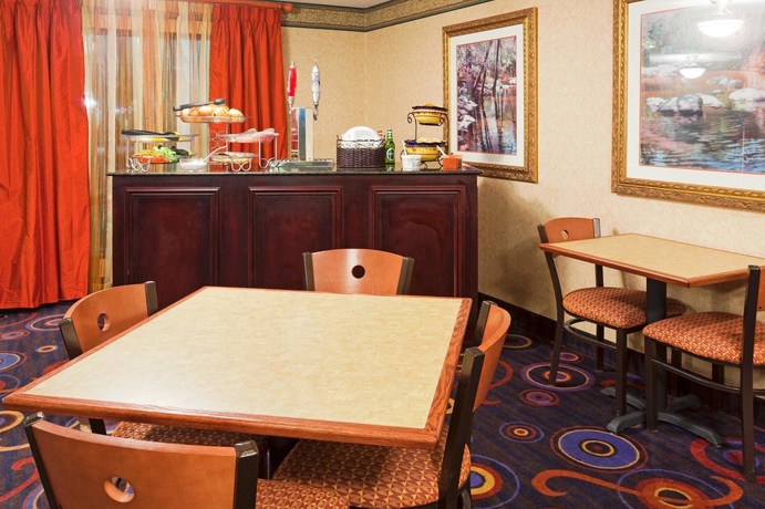 Imagen del bar/restaurante del Hotel Holiday Inn Express & Suites Minneapolis (Golden Valley). Foto 3
