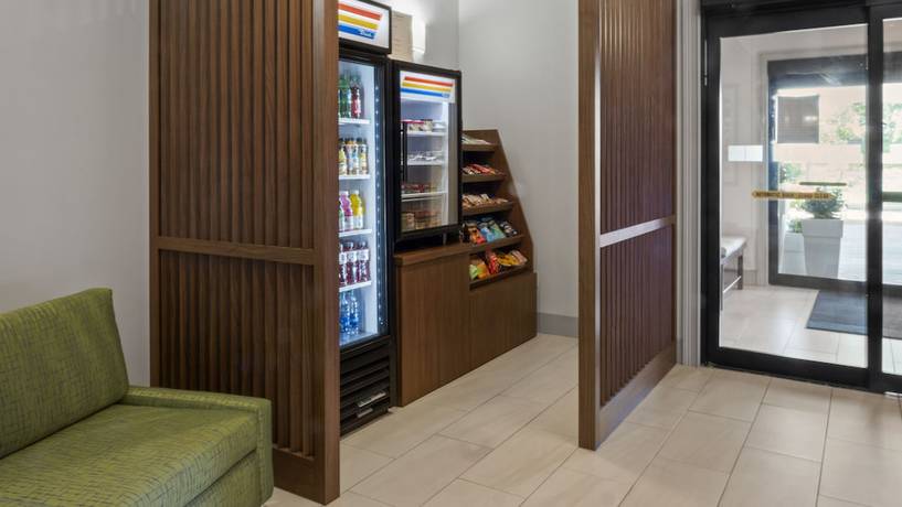 Imagen de los interiores del Hotel Holiday Inn Express & Suites Newton Sparta, an IHG. Foto 18