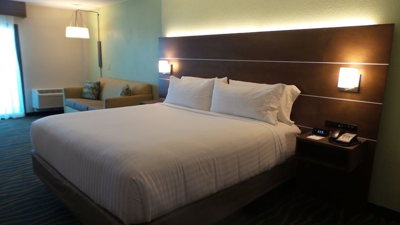 Imagen de la habitación del Hotel Holiday Inn Express & Suites Oceanfront Daytona Bch Shores. Foto 8