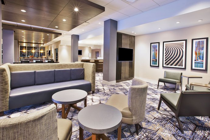 Imagen de los interiores del Hotel Holiday Inn Express & Suites - Okemos - University Area. Foto 17