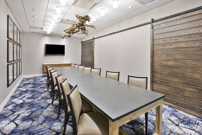 Imagen de los interiores del Hotel Holiday Inn Express & Suites - Okemos - University Area. Foto 18