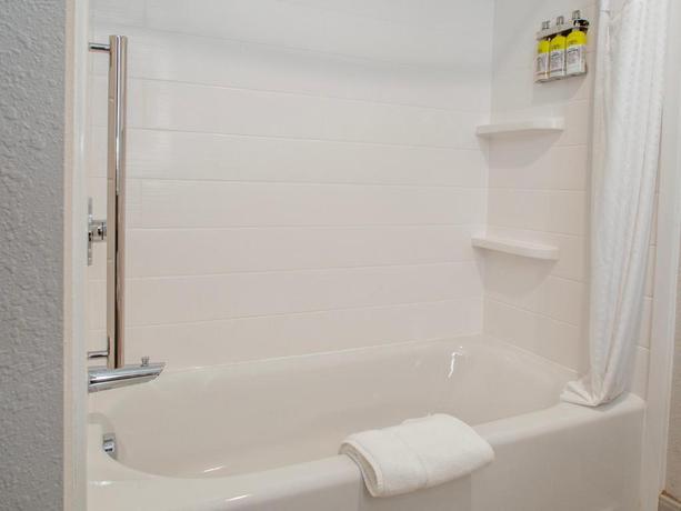 Imagen de la habitación del Hotel Holiday Inn Express & Suites Oklahoma City Airport. Foto 5