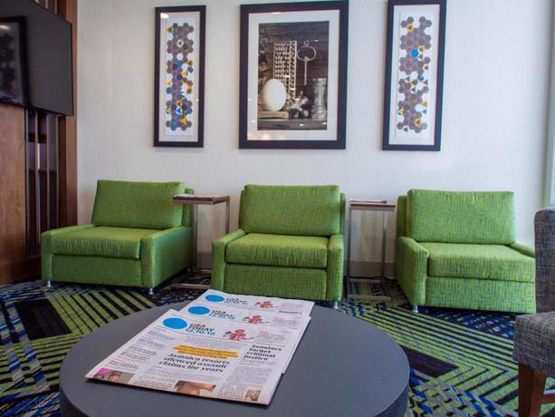 Imagen de los interiores del Hotel Holiday Inn Express & Suites Oklahoma City Airport. Foto 11