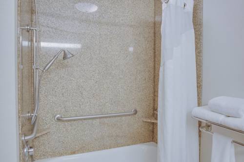 Imagen de la habitación del Hotel Holiday Inn Express & Suites Oklahoma City - Bethany. Foto 6