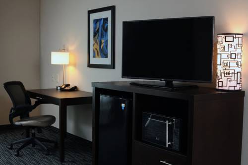 Imagen general del Hotel Holiday Inn Express & Suites Omaha South Ralston Arena. Foto 1