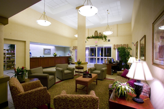 Imagen de los interiores del Hotel Holiday Inn Express & Suites Orlando International Airport. Foto 11
