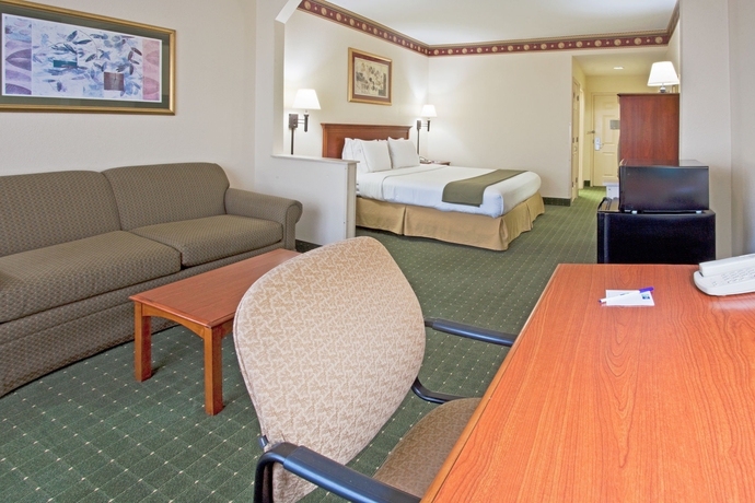 Imagen de los interiores del Hotel Holiday Inn Express & Suites Orlando International Airport. Foto 13