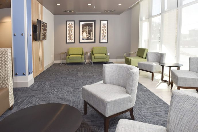 Imagen del bar/restaurante del Hotel Holiday Inn Express & Suites - Orlando - Lake Nona Area. Foto 2