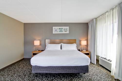 Imagen de la habitación del Hotel Holiday Inn Express & Suites Oshawa Downtown - Toronto Area. Foto 8