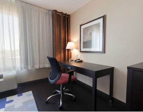 Imagen de la habitación del Hotel Holiday Inn Express & Suites Ottawa West-Nepean. Foto 5