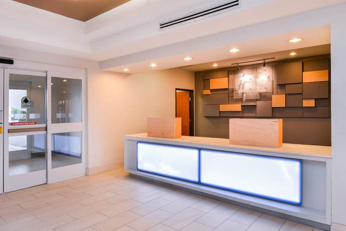 Imagen de los interiores del Hotel Holiday Inn Express & Suites Parkersburg - Mineral Wells. Foto 18