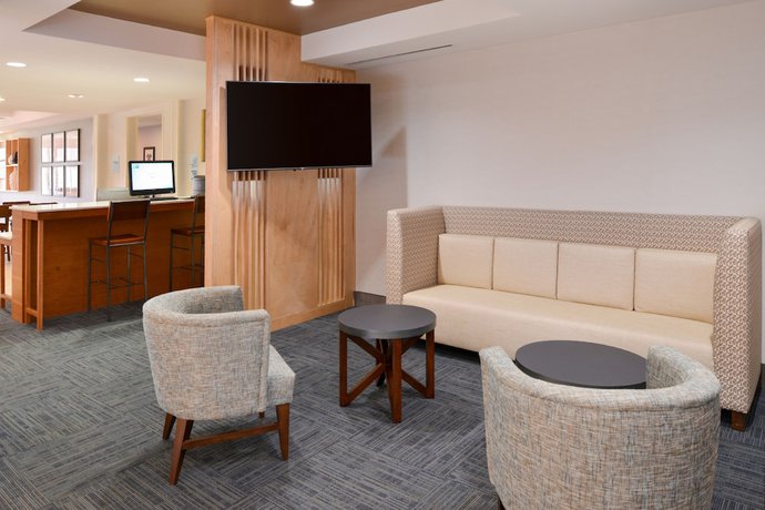 Imagen de los interiores del Hotel Holiday Inn Express & Suites Parkersburg - Mineral Wells. Foto 20