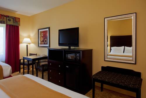 Imagen de la habitación del Hotel Holiday Inn Express & Suites Pensacola West-Navy Base. Foto 5
