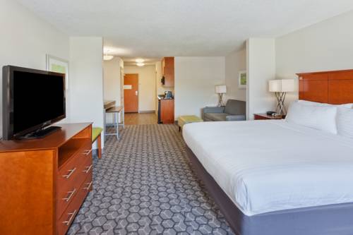 Imagen de la habitación del Hotel Holiday Inn Express & Suites Phenix City-Ft.Benning Area. Foto 9
