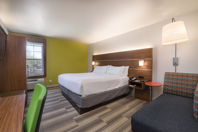 Imagen de la habitación del Hotel Holiday Inn Express & Suites Phoenix Airport. Foto 9